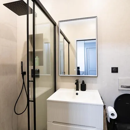 Neuf Et Luxueux Climatise A 17 Appartamento